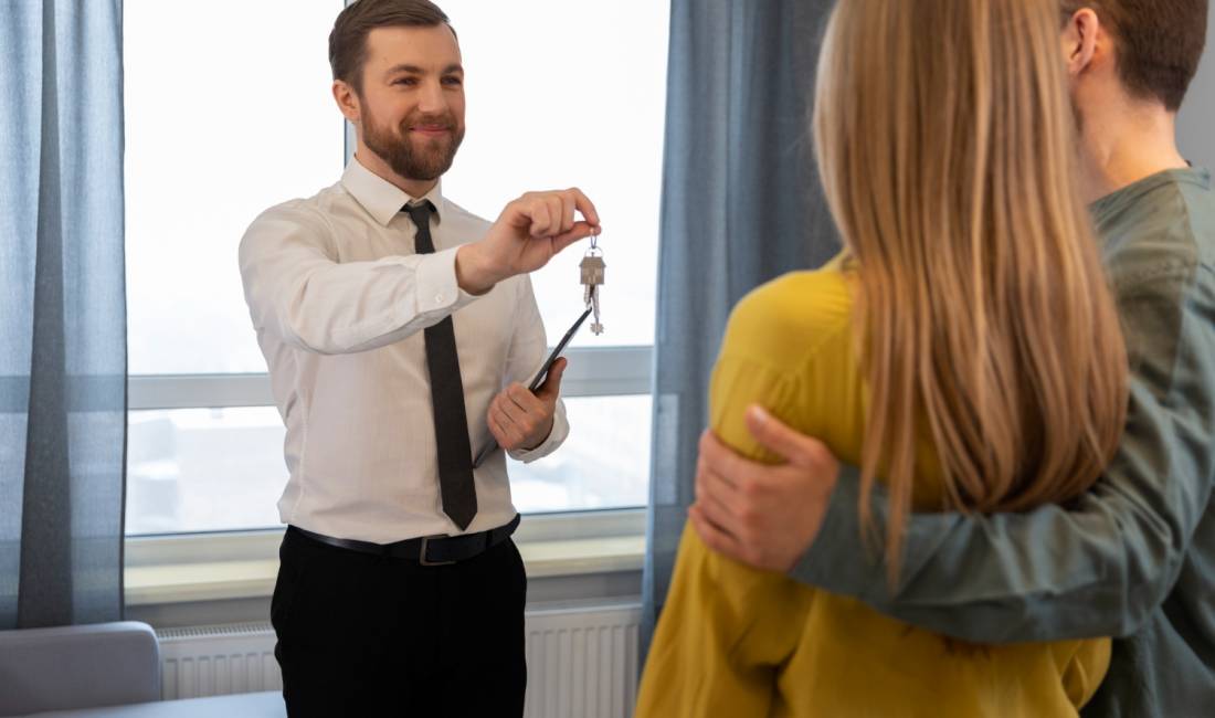 Njoftime Pune ne Tirane, Profesioni AGJENT IMOBILIAR , Fillestar/Pak eksperience, Pagesa 400  Euro.