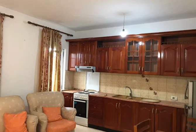 Shtepi me qera 2+1 ne Tirane - 45,000 Leke