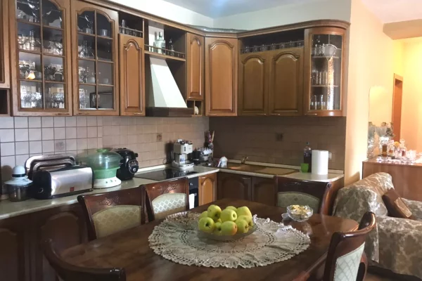 Shtepi me qera 2+1 ne Tirane - 550 Euro