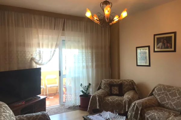 Shtepi me qera 2+1 ne Tirane - 550 Euro