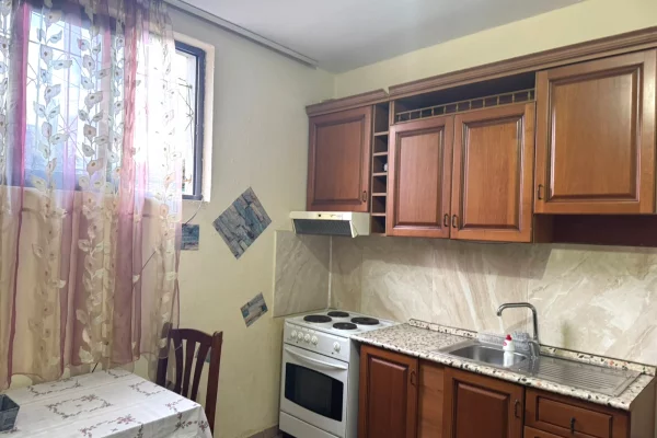 Shtepi me qera 1+1 ne Tirane - 300 Euro