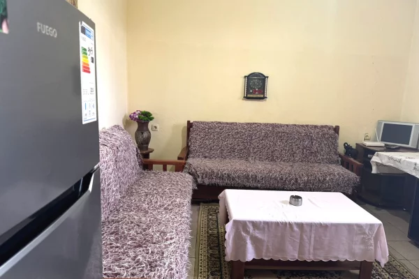 Shtepi me qera 1+1 ne Tirane - 300 Euro