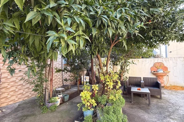 Shtepi me qera Shtepi Private ne Tirane, 2+1, Mobilimi E mobiluar, Pagesa 40,000  Leke.