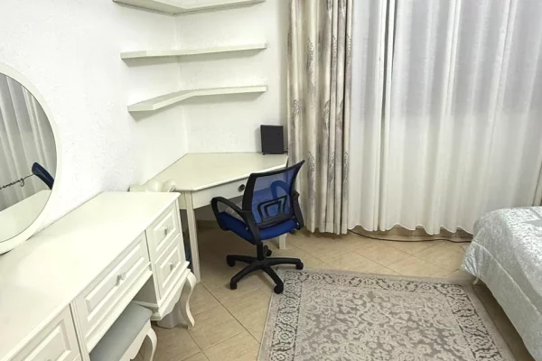 Shtepi me qera Shtepi Private ne Tirane, 2+1, Mobilimi E mobiluar, Pagesa 40,000  Leke.