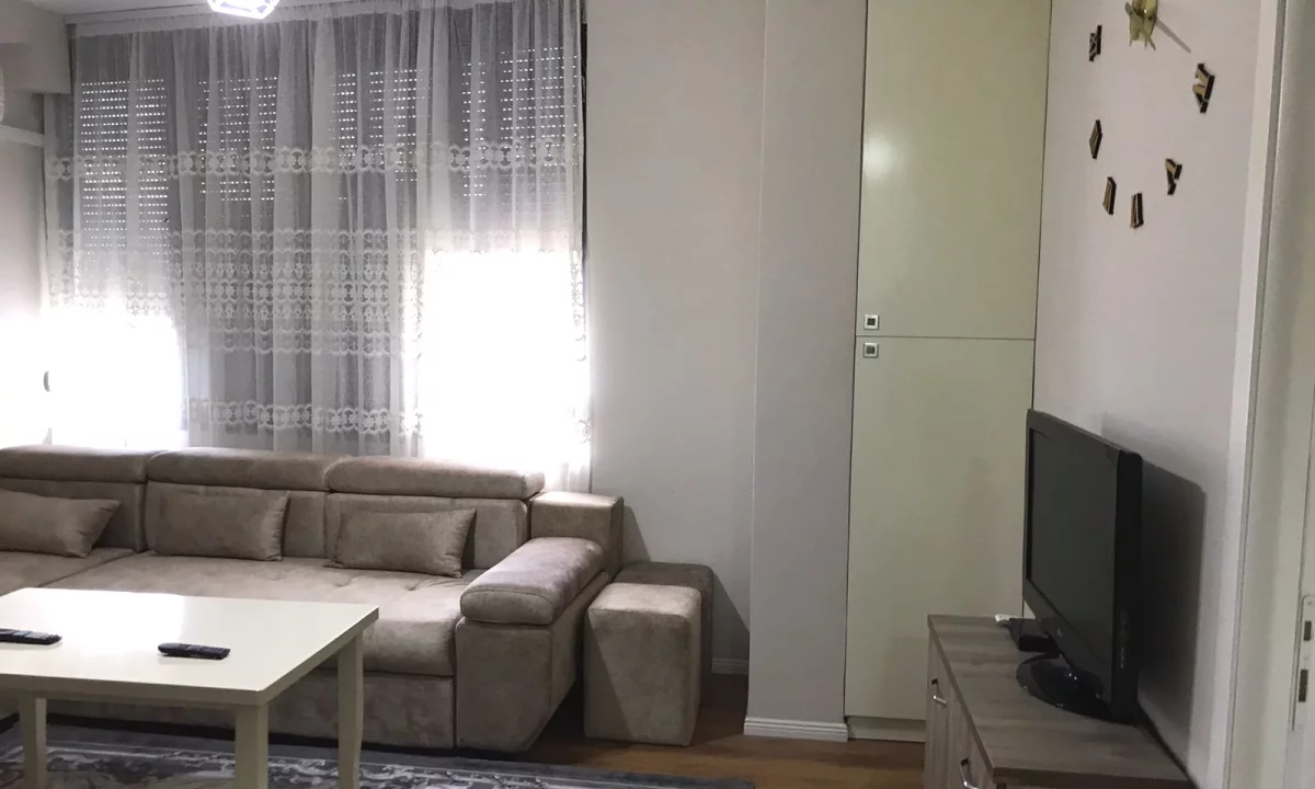 Shtepi me qera Apartament ne Tirane, 2+1, Mobilimi E mobiluar, Pagesa 450  Euro.