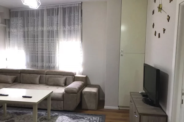 Shtepi me qera 2+1 ne Tirane - 450 Euro