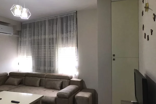 Shtepi me qera 2+1 ne Tirane - 450 Euro