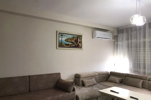 Shtepi me qera 2+1 ne Tirane - 450 Euro