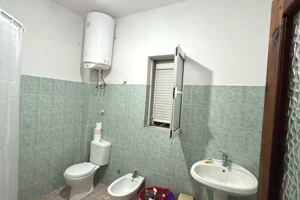 Casa privata/Indipendente in affitto a Tirana 2+1, Arredato