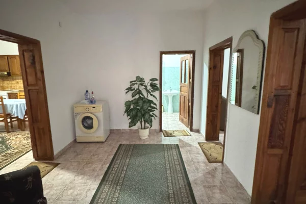 Casa privata/Indipendente in affitto a Tirana 2+1, Arredato