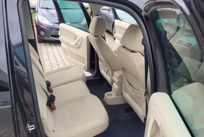 Makina ne shitje  ne Tirane - 3,500 Euro