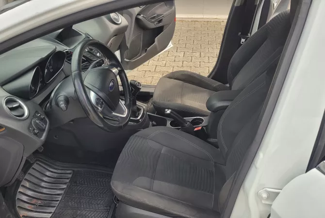 Makina ne shitje ne Tirane - 4,500 Euro