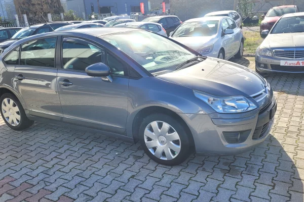 Makina ne shitje ne Tirane, Citroen, 2010 gasoline-gas,Kambio Manual Pagesa 2,500  Euro.