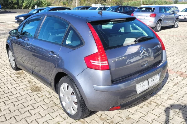 Makina ne shitje ne Tirane, Citroen, 2010 gasoline-gas,Kambio Manual Pagesa 2,500  Euro.