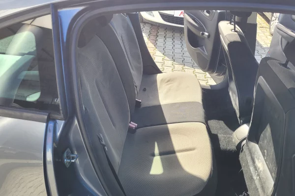 Cars for sale in Tirana - 2,800 Euro