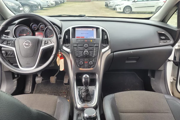 Makina ne shitje  ne Tirane - 3,900 Euro