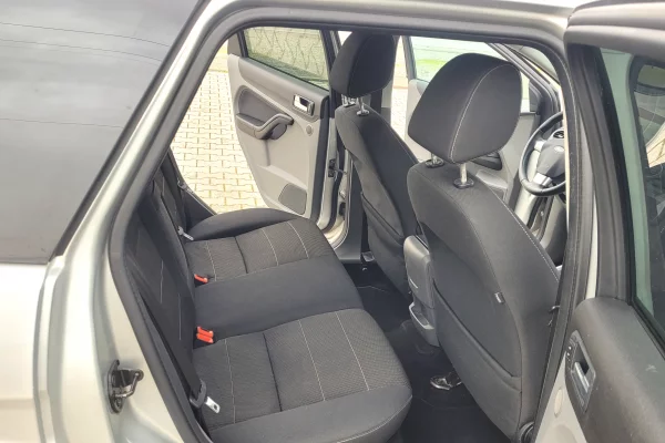 Makina ne shitje ne Tirane - 3,200 Euro