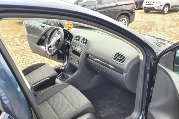 Makina ne shitje ne Tirane - 4,900 Euro