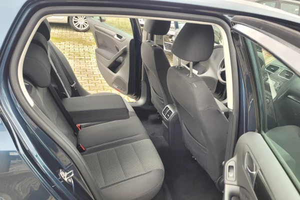 Makina ne shitje ne Tirane - 4,900 Euro