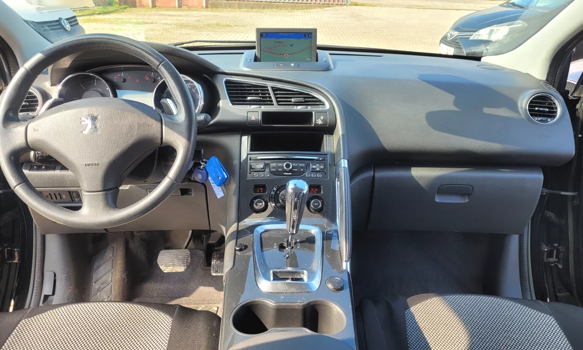 Makina ne shitje ne Tirane, Peugeot, 2013 Diesel,Kambio Automatik Pagesa 4,500  Euro.