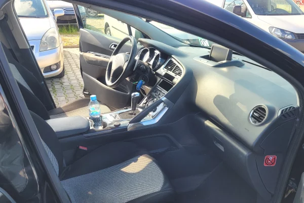 Makina ne shitje ne Tirane - 4,500 Euro