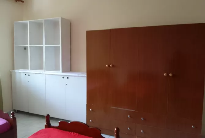 Shtepi me qera 1+1 ne Tirane - 45,000 Leke