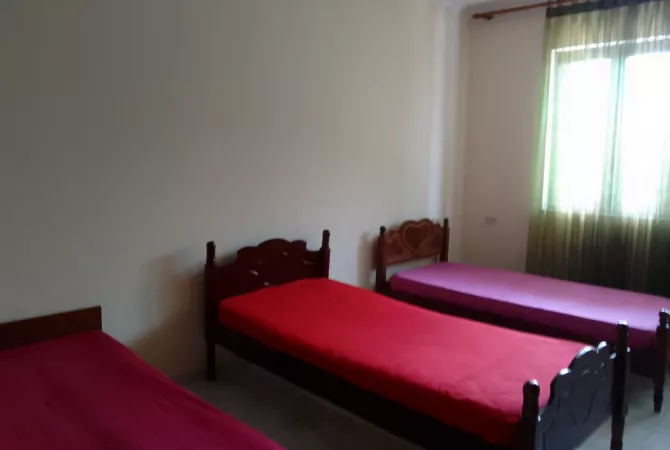 Shtepi me qera 1+1 ne Tirane - 45,000 Leke