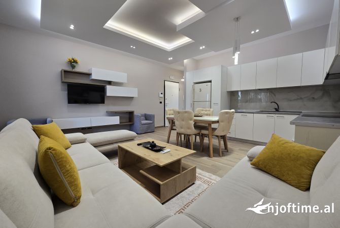 Shtepi me qera 2+1 ne Tirane - 1,700 Euro
