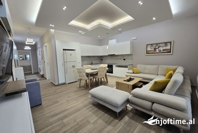 Shtepi me qera Apartament ne Tirane, 2+1, Mobilimi E mobiluar, Pagesa 1,700  Euro.