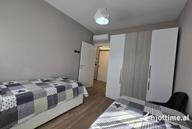 Shtepi me qera Apartament ne Tirane, 2+1, Mobilimi E mobiluar, Pagesa 1,700  Euro.