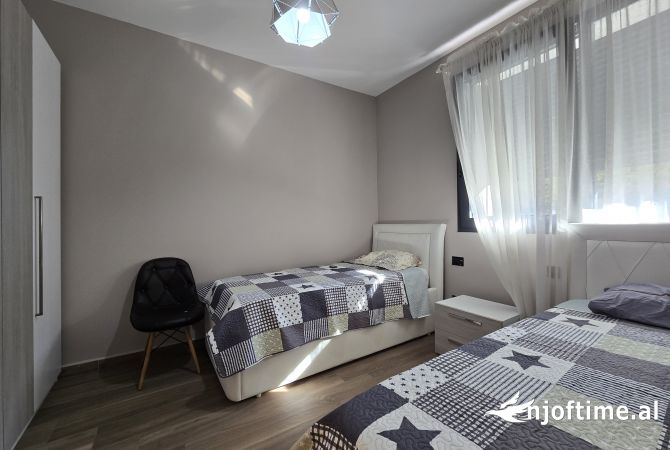 Shtepi me qera Apartament ne Tirane, 2+1, Mobilimi E mobiluar, Pagesa 1,700  Euro.