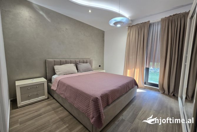 Shtepi me qera Apartament ne Tirane, 2+1, Mobilimi E mobiluar, Pagesa 1,700  Euro.