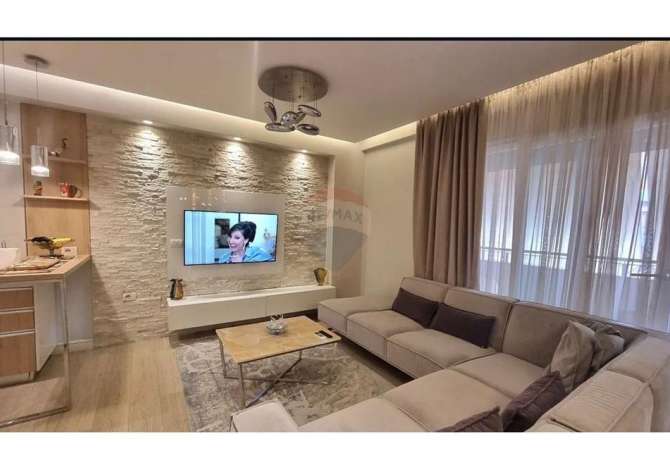 Shtepi me qera 2+1 ne Tirane - 900 Euro