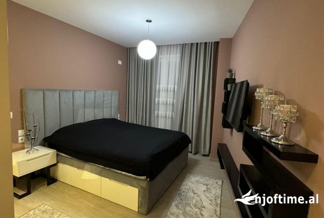 Shtepi me qera 2+1 ne Tirane - 900 Euro