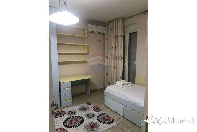 Shtepi me qera 2+1 ne Tirane - 700 Euro