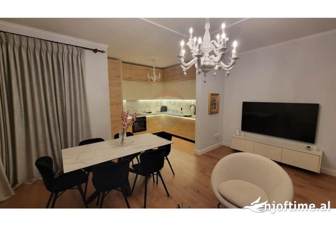 Shtepi me qera 2+1 ne Tirane - 1,000 Euro