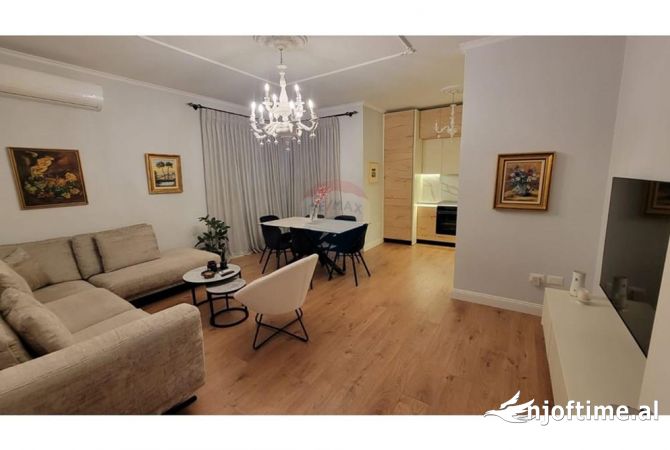 Shtepi me qera 2+1 ne Tirane - 1,000 Euro