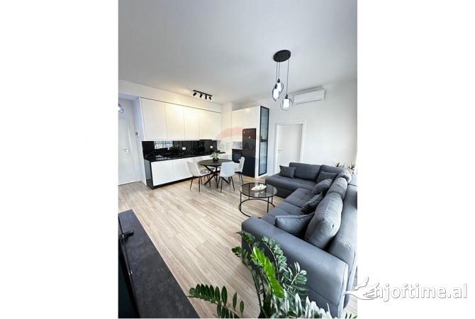 Shtepi me qera 2+1 ne Tirane - 550 Euro