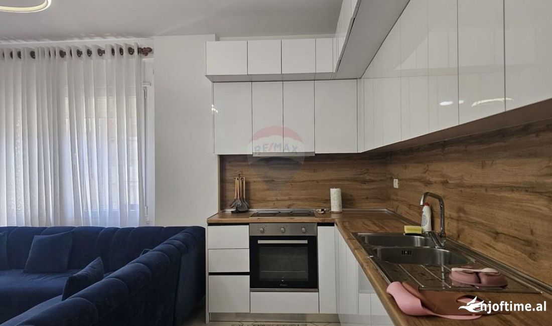 Shtepi me qera Apartament ne Tirane, 2+1, Mobilimi E mobiluar, Pagesa 800  Euro.