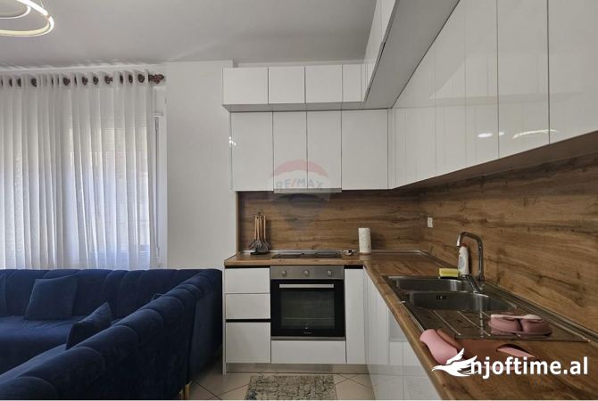 Shtepi me qera 2+1 ne Tirane - 800 Euro