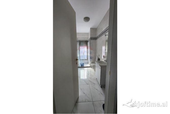 Shtepi me qera Apartament ne Tirane, 2+1, Mobilimi E mobiluar, Pagesa 750  Euro.