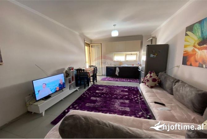 Shtepi me qera 2+1 ne Tirane - 750 Euro