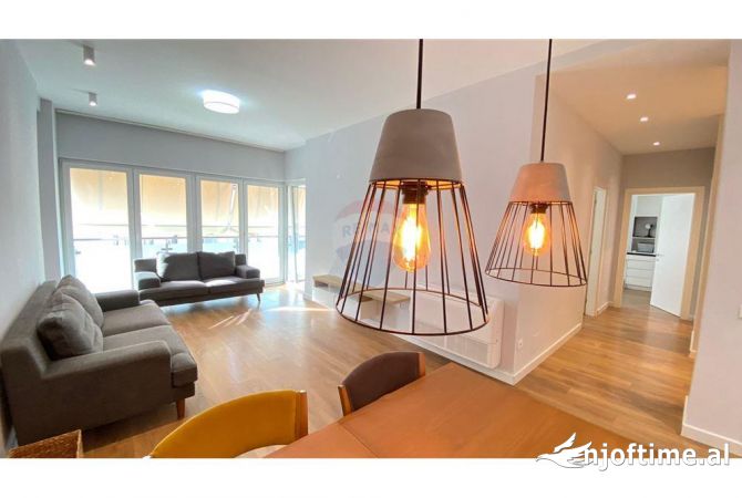 Shtepi me qera 2+1 ne Tirane - 900 Euro