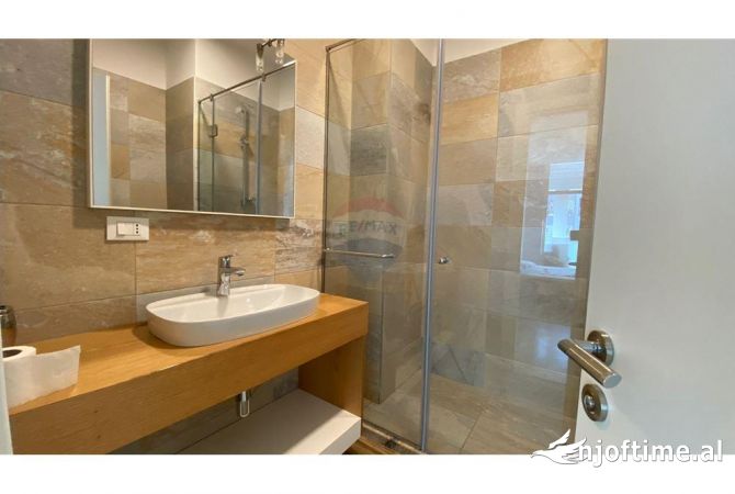 Shtepi me qera Apartament ne Tirane, 2+1, Mobilimi E mobiluar, Pagesa 900  Euro.