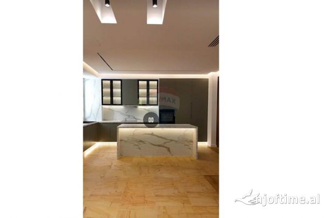 Shtepi me qera 6+1 ne Tirane - 5,000 Euro