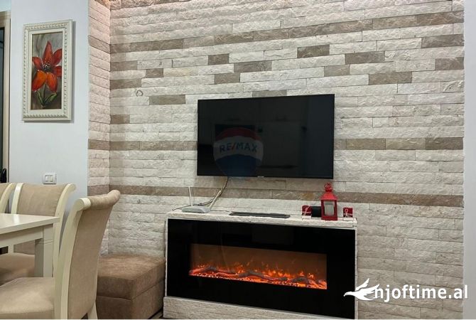 Shtepi me qera Apartament ne Tirane, 2+1, Mobilimi E mobiluar, Pagesa 900  Euro.