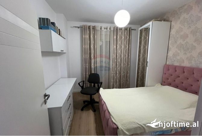 Shtepi me qera Apartament ne Tirane, 2+1, Mobilimi E mobiluar, Pagesa 900  Euro.