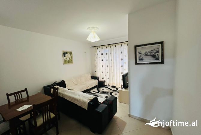 Shtepi me qera Apartament ne Tirane, 1+1, Mobilimi E mobiluar, Pagesa 400  Euro.