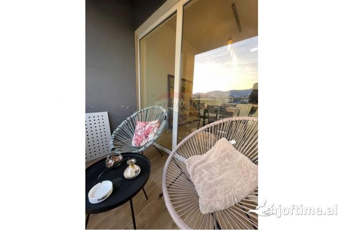 Shtepi me qera 2+1 ne Tirane - 1,400 Euro