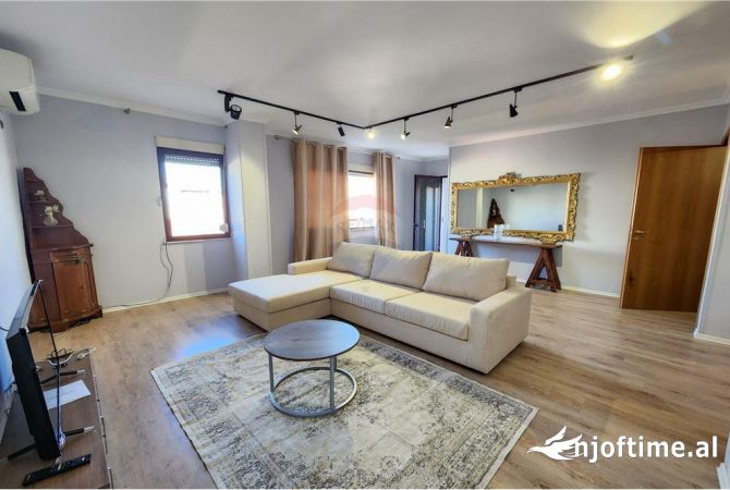 Shtepi me qera Apartament ne Tirane, 2+1, Mobilimi E mobiluar, Pagesa 800  Euro.